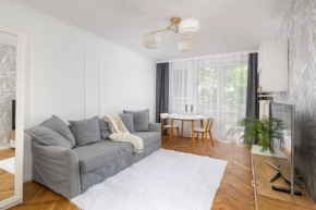 Ecru Spacious 2 Bedroom Family Apartment WWA68
